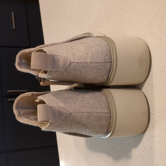 Tom's Maude Twill Shimmer Wedge Boots - Picture 4 of 4